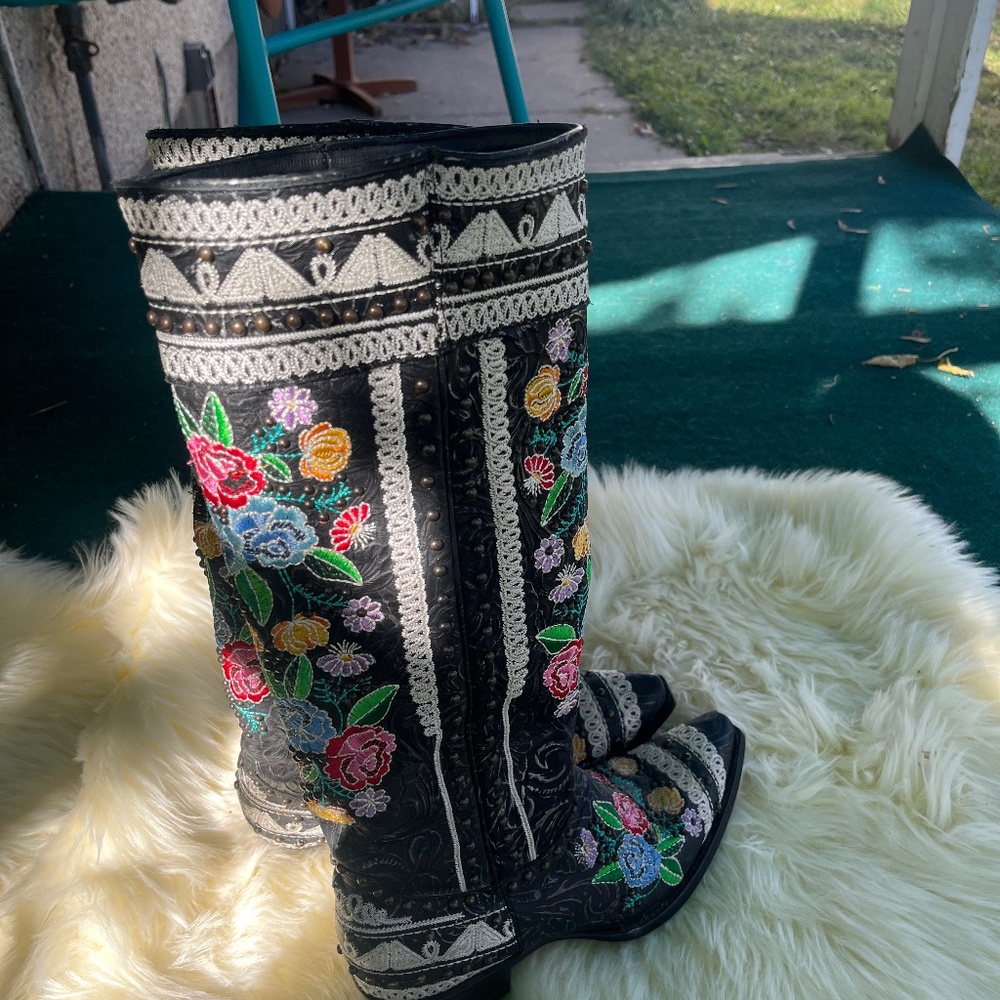 Size 8.5 us old Gringo dd ranch boots